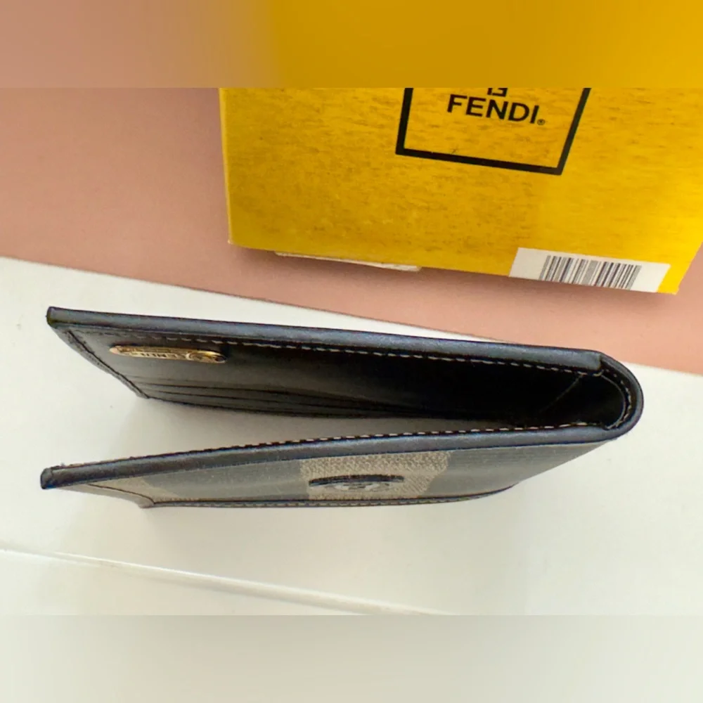His / Hers Fendi New Vintage Wallets - Picture 7 of 16